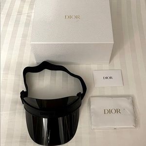 DIOR Club V1U Visor Black. Adjustable “Christian Dior” stretch band.